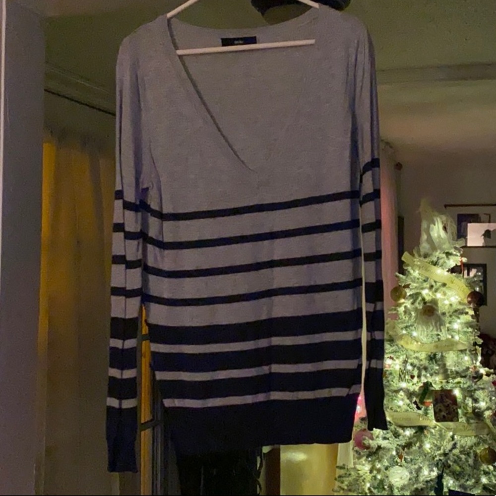 Gray Striped Sweater - Size: L